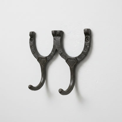 Double Horsehoe Hook